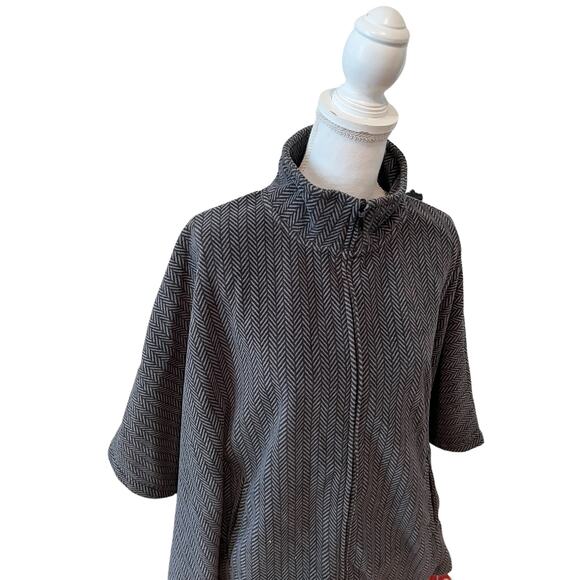 LL Bean Fleece Cape Gray Herringbone Print L - Picture 2 of 7
